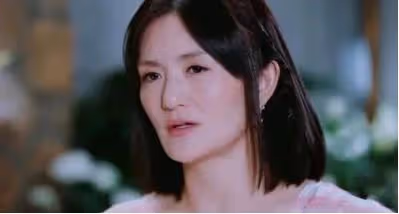 謝娜捧紅兩個人,1個翻臉不認,1個知恩圖報,兩人發展天差地別