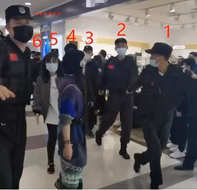 以為自己很紅,上廁所帶兩排保鏢卻不見一個粉絲,張一山:這誰啊