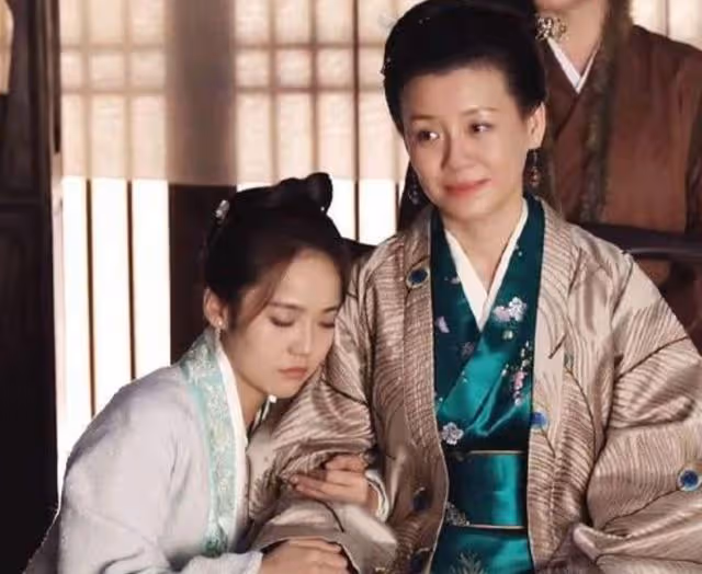 她本是被導演喊來臨時救場,卻意外演出精髓而走紅,46歲片約不斷