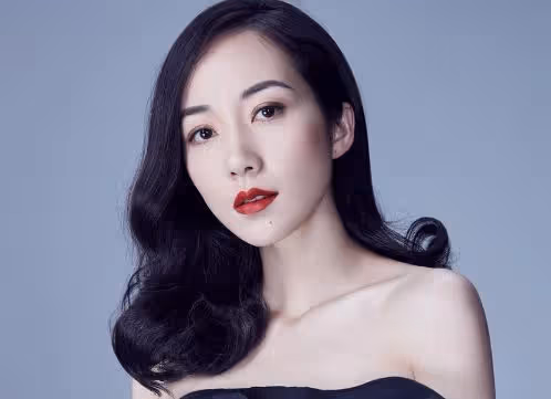 韓雪隱婚丈夫曝光,權利大到撼動整個娛樂圈,兩人相差整整18歲
