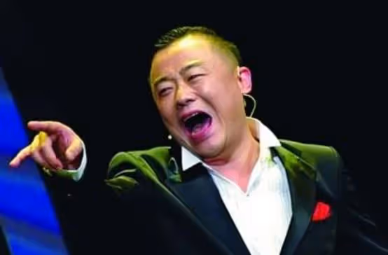 打瞎岳父一隻眼,娶巨貪之妻吃「軟飯」的周立波,如今又爆新情況