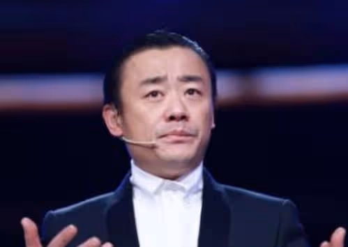 打瞎岳父一隻眼,娶巨貪之妻吃「軟飯」的周立波,如今又爆新情況