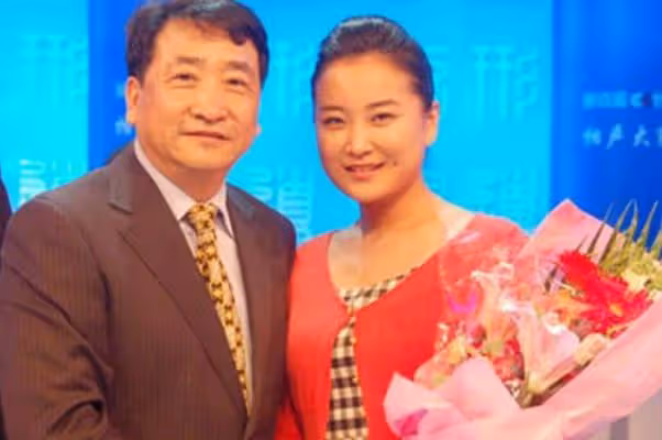 賈玲的真實身份曝光,原來是姜昆「私生女」?本人正面回應關係