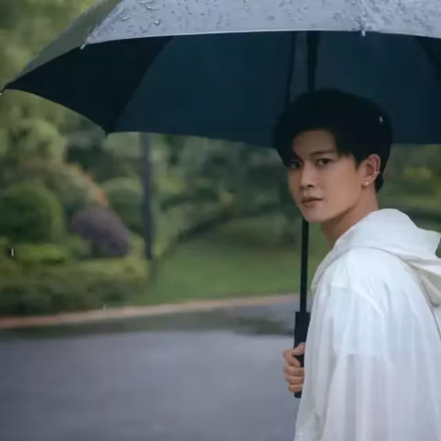 同樣是任嘉倫主演,現代劇無人問津,古裝劇卻高開瘋走,為什麼?