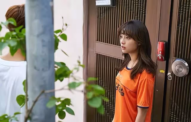 婚禮上新娘消失20分鐘，回來散場，新郎：廁所里有你捨不得的人吧