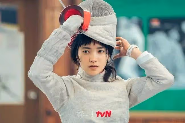 《百想藝術大賞》人氣獎投票結果出爐!李俊昊獲101萬票「壓倒性奪冠」,金泰梨獲得女子第一名