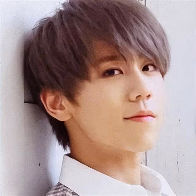 人山人海!香港頂流男星23歲生日,大批粉絲聚集街頭為偶像慶生