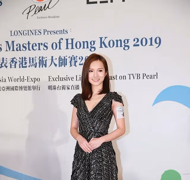 直播中途匆忙離開！TVB上位小生疑去向女友求婚，事後更曬照放閃