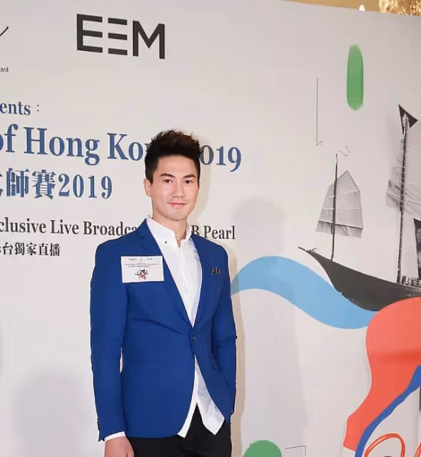 直播中途匆忙離開!TVB上位小生疑去向女友求婚,事後更曬照放閃