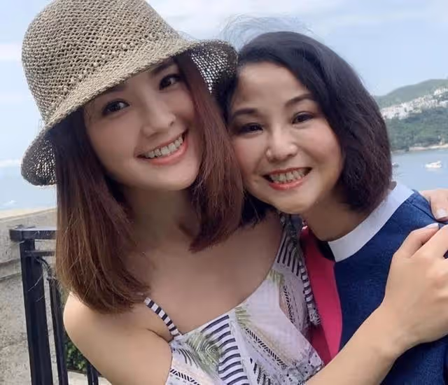 否認家境富裕!蔡卓妍公開自認不孝,曾為燙髮而令爸爸賣掉金手鍊