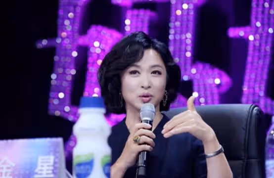 金星得罪了誰？從懟遍娛樂圈到節目被喊停，她究竟動了誰的蛋糕