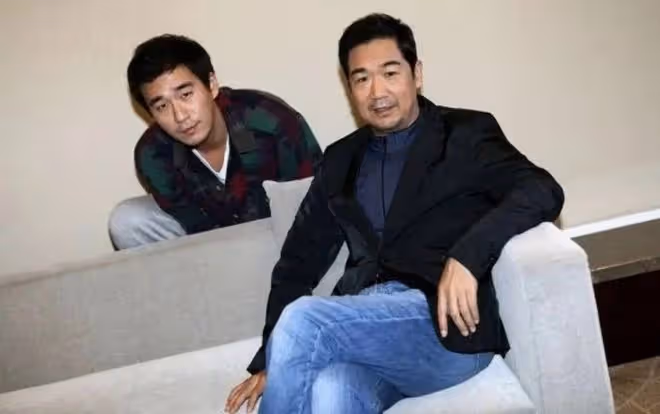張國立兒子曬京牌200萬豪車，鬍子拉碴不修邊幅，透露和異性密游