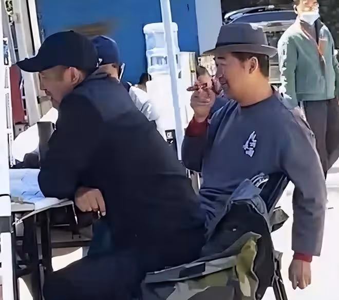張國立兒子曬京牌200萬豪車，鬍子拉碴不修邊幅，透露和異性密游