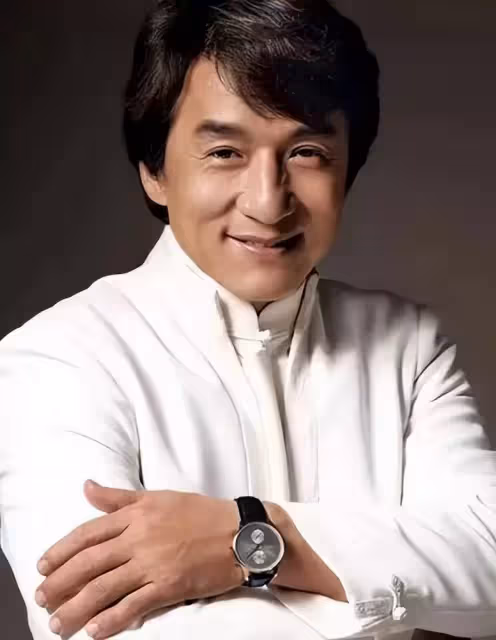 同樣是成龍基因，把林鳳嬌兒子和吳綺莉女兒一對比，差距就出來了