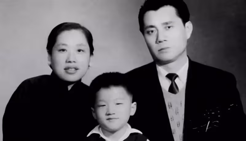 同樣是成龍基因，把林鳳嬌兒子和吳綺莉女兒一對比，差距就出來了