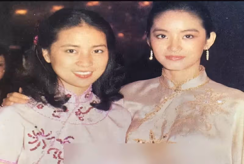 同樣是成龍基因，把林鳳嬌兒子和吳綺莉女兒一對比，差距就出來了