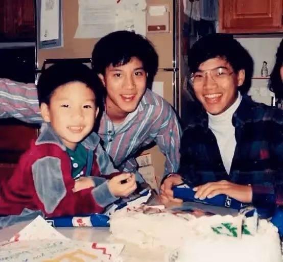王力宏給兒子取名，全名5筆沒1筆是彎的，網友：不愧是學霸