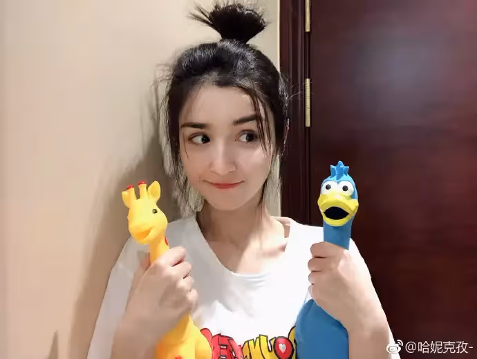 打敗迪麗熱巴！4千年一遇美女「擠進新疆4大女神」被挖出「0修圖真實照」網秒暴動：妳的臉就是藝術
