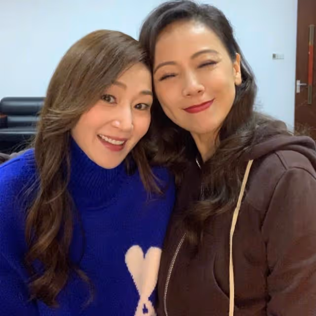 《我和春天有個約會》演員時隔27年重聚！鄧萃雯萬綺雯美貌依舊