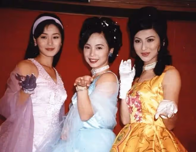 《我和春天有個約會》演員時隔27年重聚！鄧萃雯萬綺雯美貌依舊