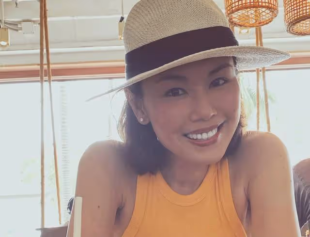 突發!42歲香港知名女歌手自曝一家五口全部確診,被大女兒傳染