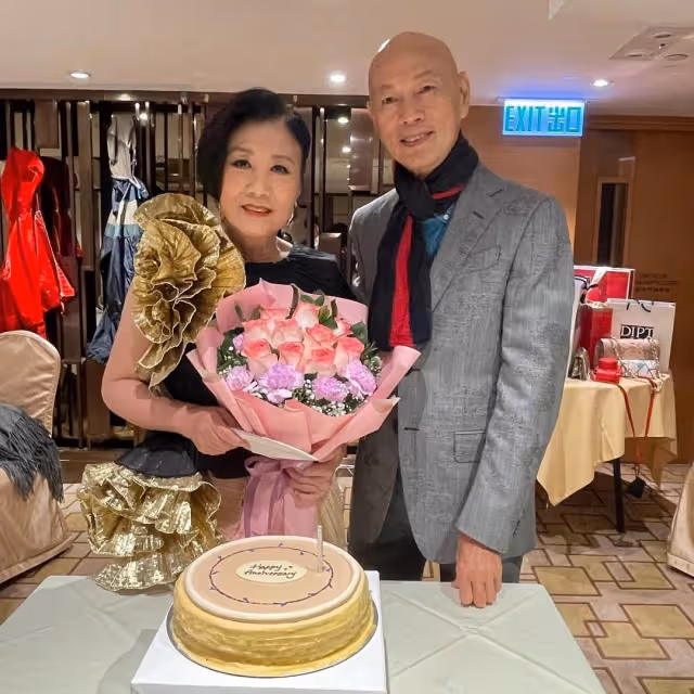 與羅家英慶結婚13周年　汪明荃曬照放閃