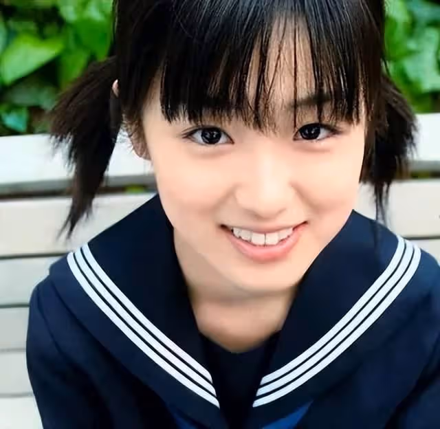 曾被千萬人期待「等你長大」,今27歲顏值讓人失望,網友:可惜