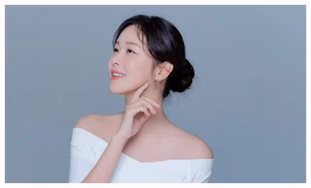 35歲女明星住出租房,因太會布置而走紅,網友:溫馨感性太嚮往了
