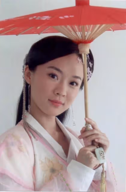 「一脫成名」卻輕鬆洗白,今靠兒子翻紅,成為大贏家不止靠幸運