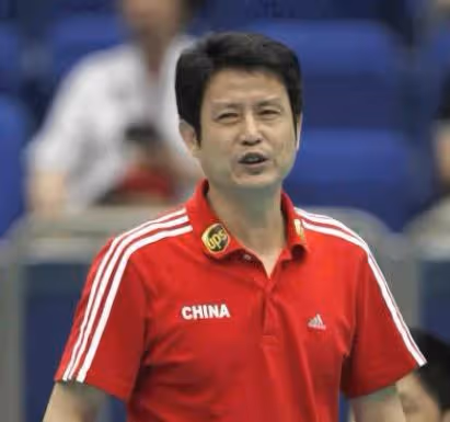 不是賴亞文！不是陳忠和！郎平正式攤牌，中國女排敲定49歲少帥