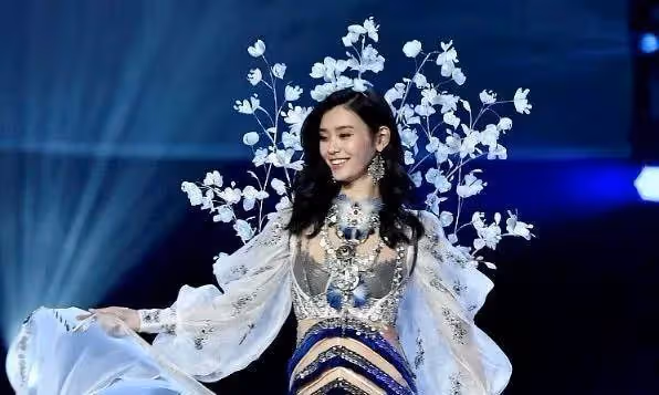 葉蘊儀近照曝光!嫁給富豪卻離婚,獨自撫養2個孩子,如今46歲似「大媽」,網友:根本認不出