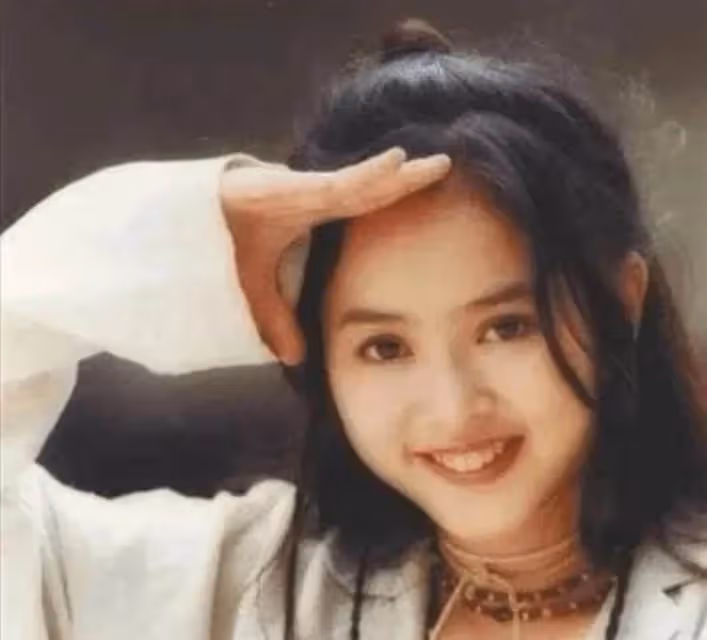 葉蘊儀近照曝光!嫁給富豪卻離婚,獨自撫養2個孩子,如今46歲似「大媽」,網友:根本認不出