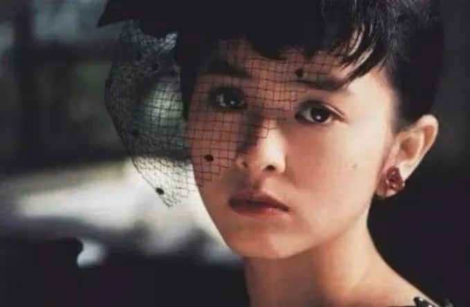 葉蘊儀近照曝光!嫁給富豪卻離婚,獨自撫養2個孩子,如今46歲似「大媽」,網友:根本認不出