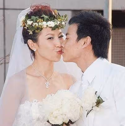 有種「婚禮」叫張晉和蔡少芬,黃曉明花了2個億,他們只花一萬八,網友:兩人真的是真愛