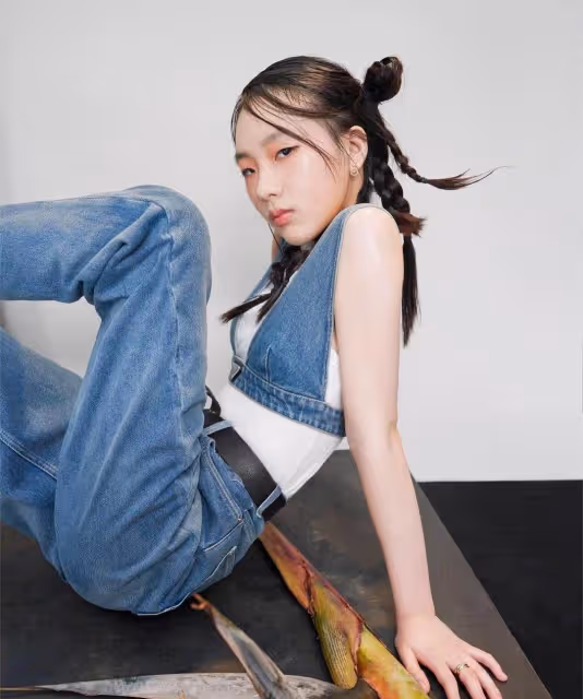 小s大女兒「成功換頭」,修長比例「高級臉」氣場超A,網:比超模還好看!