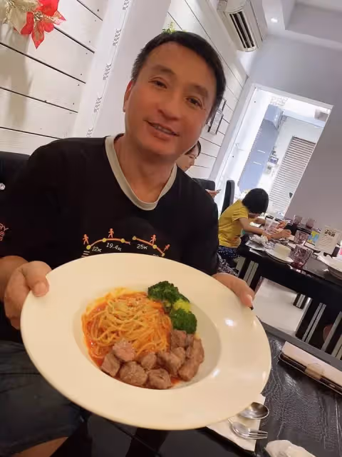 當年結婚上頭條!余皓然曬「25年前轟動全國」婚紗照 未婚懷孕「一句話跟定王中平」3個月就閃婚
