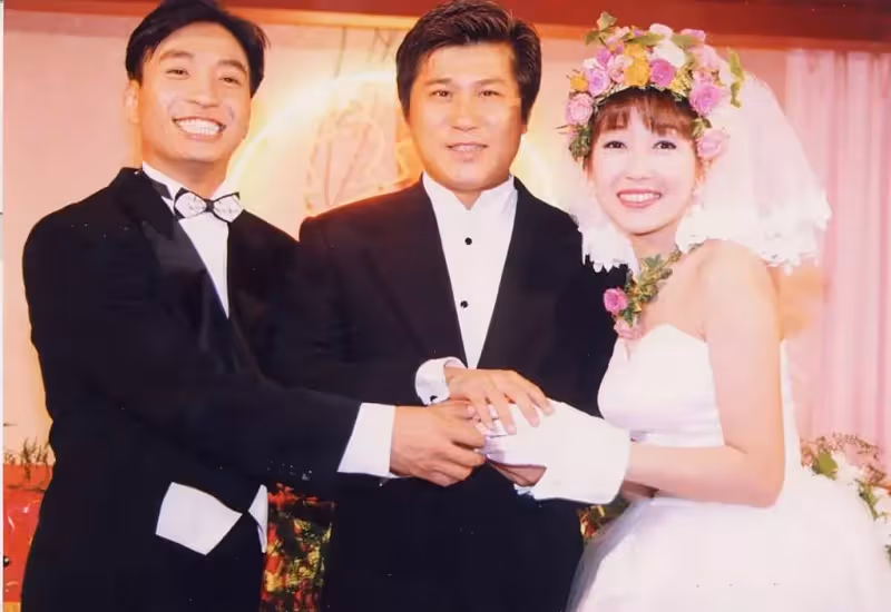 當年結婚上頭條!余皓然曬「25年前轟動全國」婚紗照 未婚懷孕「一句話跟定王中平」3個月就閃婚