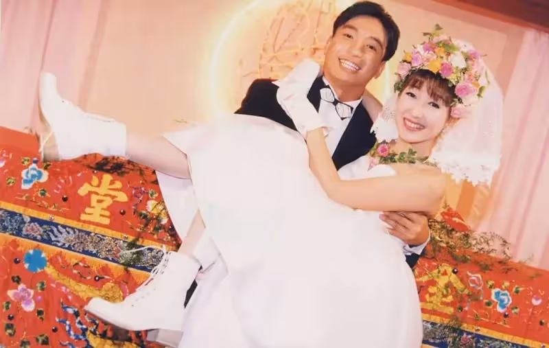 當年結婚上頭條!余皓然曬「25年前轟動全國」婚紗照 未婚懷孕「一句話跟定王中平」3個月就閃婚