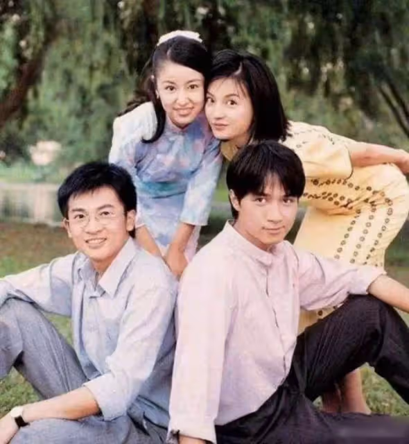 30歲出演「雪姨」爆紅!「兩度嫁豪門失婚」後獨自撫養兒子 今「兒成年帥氣懂事」52歲單身也瀟灑