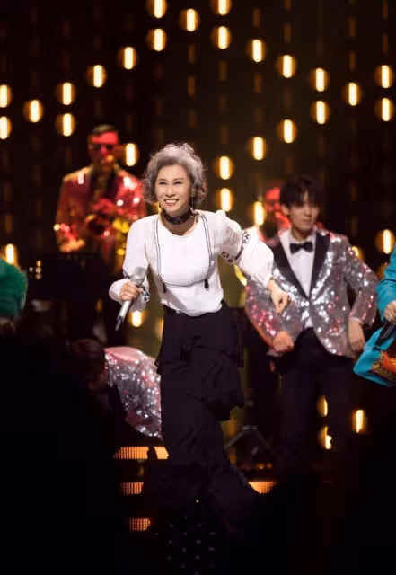 重演與王菲Sit Up斗唱　葉蒨文30年後唱跳《我要你的愛》不帶喘！