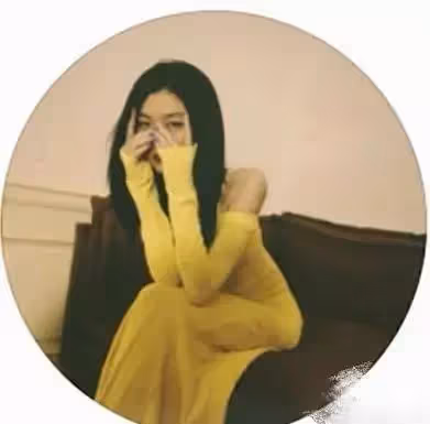 14歲李嫣近照好美!打扮時尚秀長腿,身材氣質與王菲如出一轍,網友:未成年可真拼