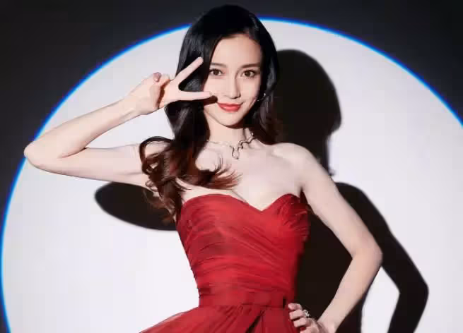 38歲唐嫣,34歲劉詩詩,同是產後複出,形象大不同,網友:心疼