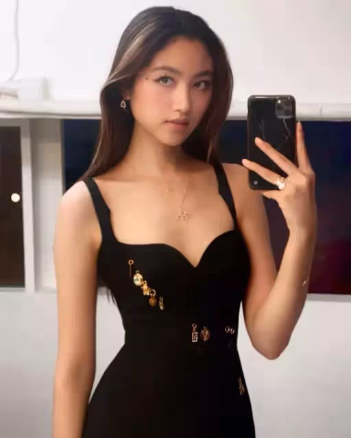 不愧是影帝女兒!任達華「17歲女兒登封面」美貌再升級 遺傳名模媽「10頭身性感比例」驚艷時尚圈