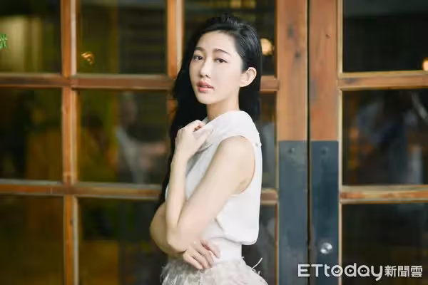 地主千金身份曝光!本土劇女星秘擁「車站前整排房繼承權」起家厝大有來頭 「堅持靠打工養活自己」爸媽不捨喊:妳不需要這樣