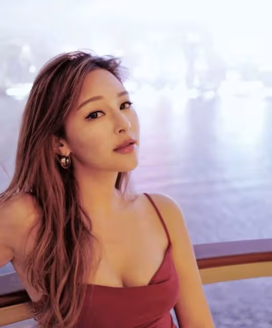被封「小腰精」，28歲知名女星大曬小蠻腰，單身多年有雪卵計劃