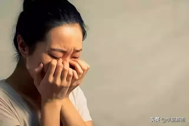 妻子不幫婆婆還10萬,每月孝敬岳父母五千,拿出帳單丈夫臉面盡失
