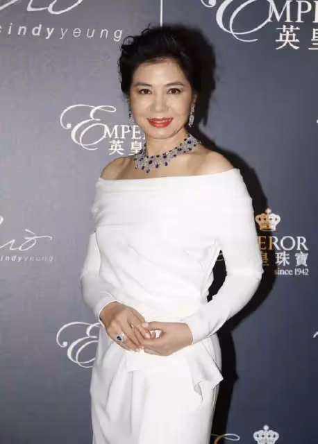李連杰沒得到她,劉德華也追求失敗!鐘楚紅為亡夫「守寡15年」,至今62歲美貌依舊,網友:圈內最天然的女星