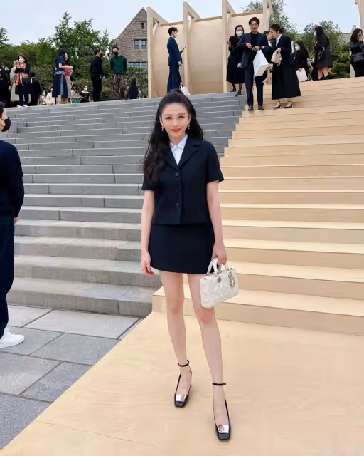 邱淑貞愛女被傳將在韓國出道？　現身時裝秀與人氣韓星同場