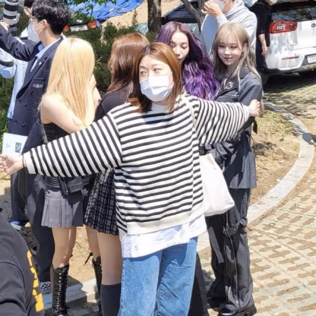 出席校慶表演場面失控　韓女團aespa遭學生瘋狂騷擾