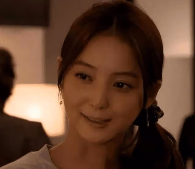 她是日本「演技最差的女演員」,但有張漂亮的臉蛋,深得粉絲歡迎